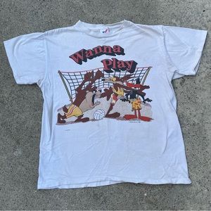 Vintage Looney Tunes Tshirt dating 1989